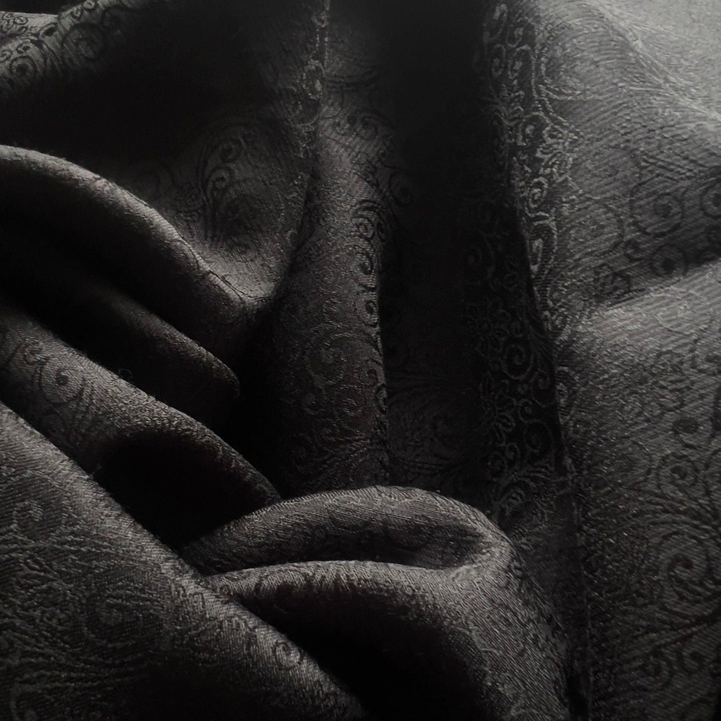 Weaved Swirl Pattern Hijab
